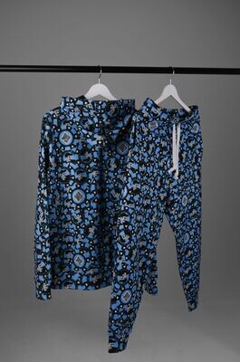 Complete tracksuit