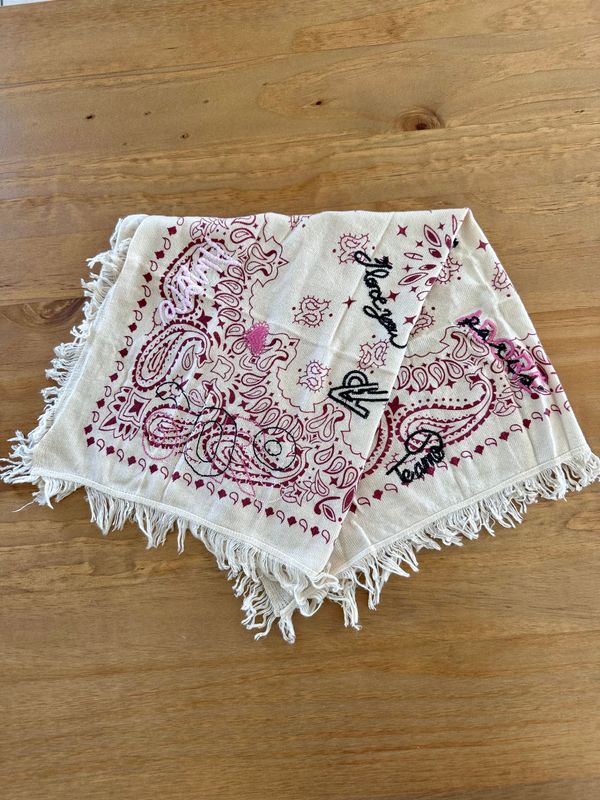 Echarpe Leya brodée