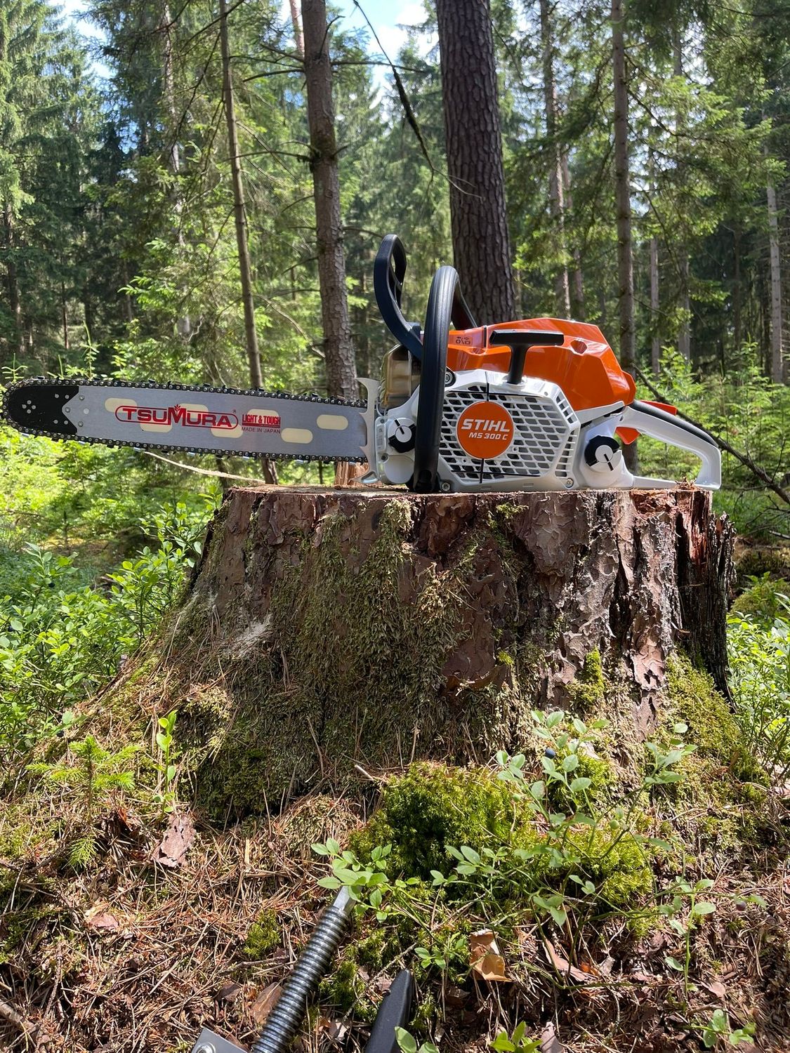 STIHL Motorsäge MS 300 C-M mit Tsumura Schwert und Kette - Länge wählbar 40/45/50 cm STIHL Motorsäge MS 300 C-M mit Tsumura Schwert und Kette - Länge wählbar 40/45/50 cm