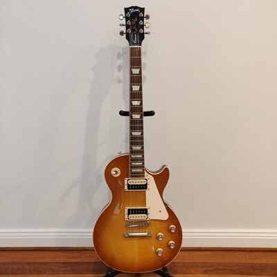 Electric Guitar
Gibson Les Paul Classic (Honeyburst) inc Hard Shell Case