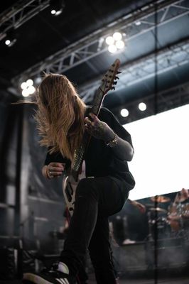 Cerberus Guitars Artists