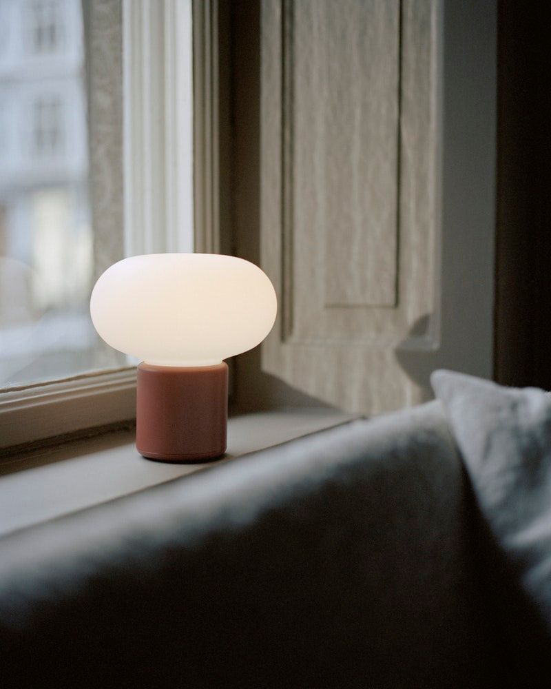 Karl-Johan Tragbare Tischlampe
