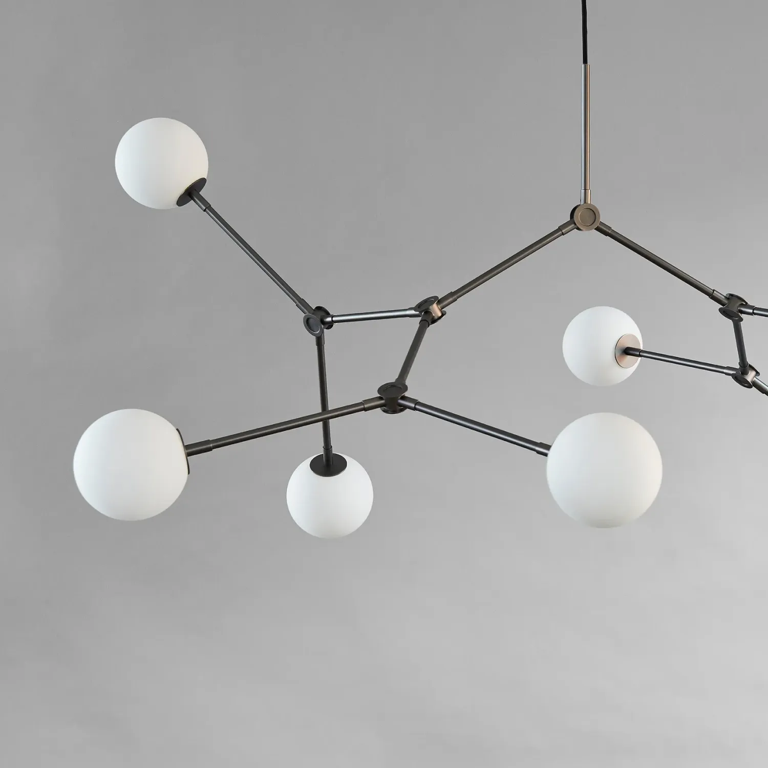 Tropfen-Kronleuchter Bulp – Grau