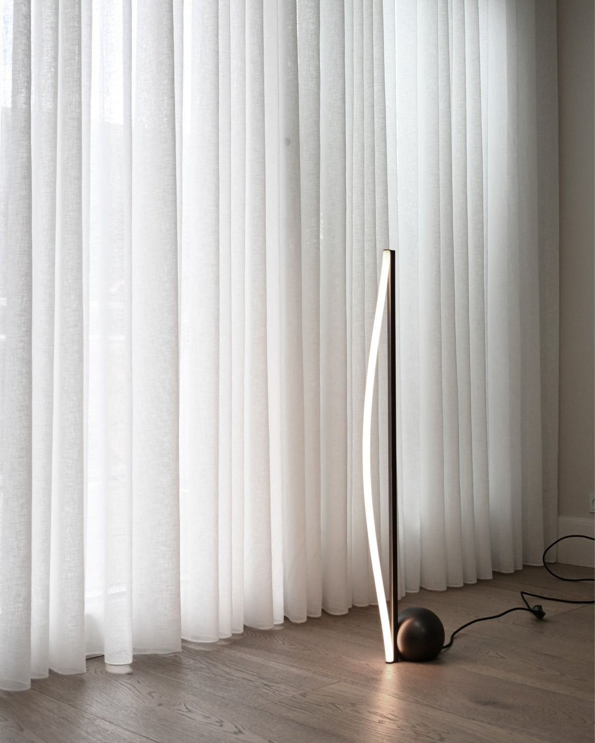 Bow Stehlampe - Bronze
