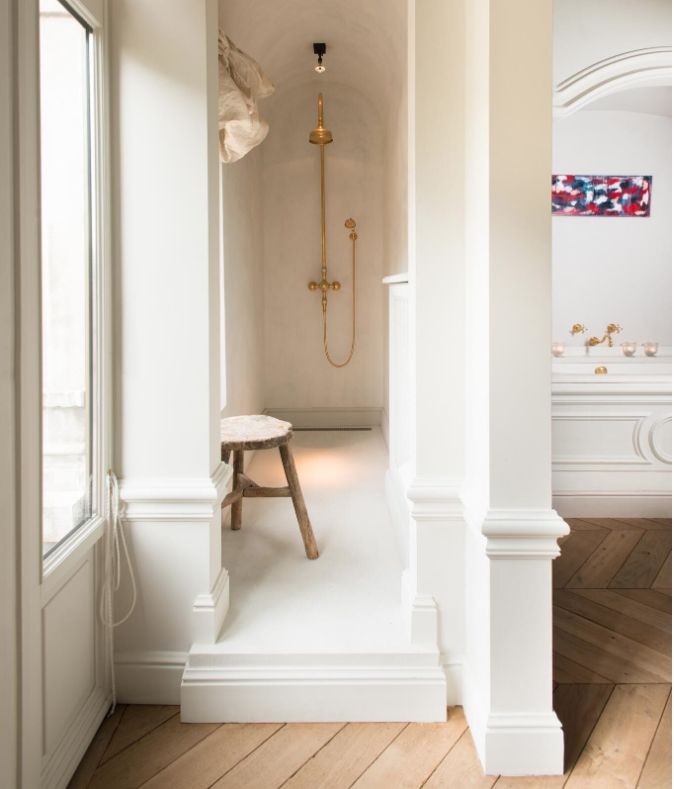 Eine klassische Wandleiste P8050