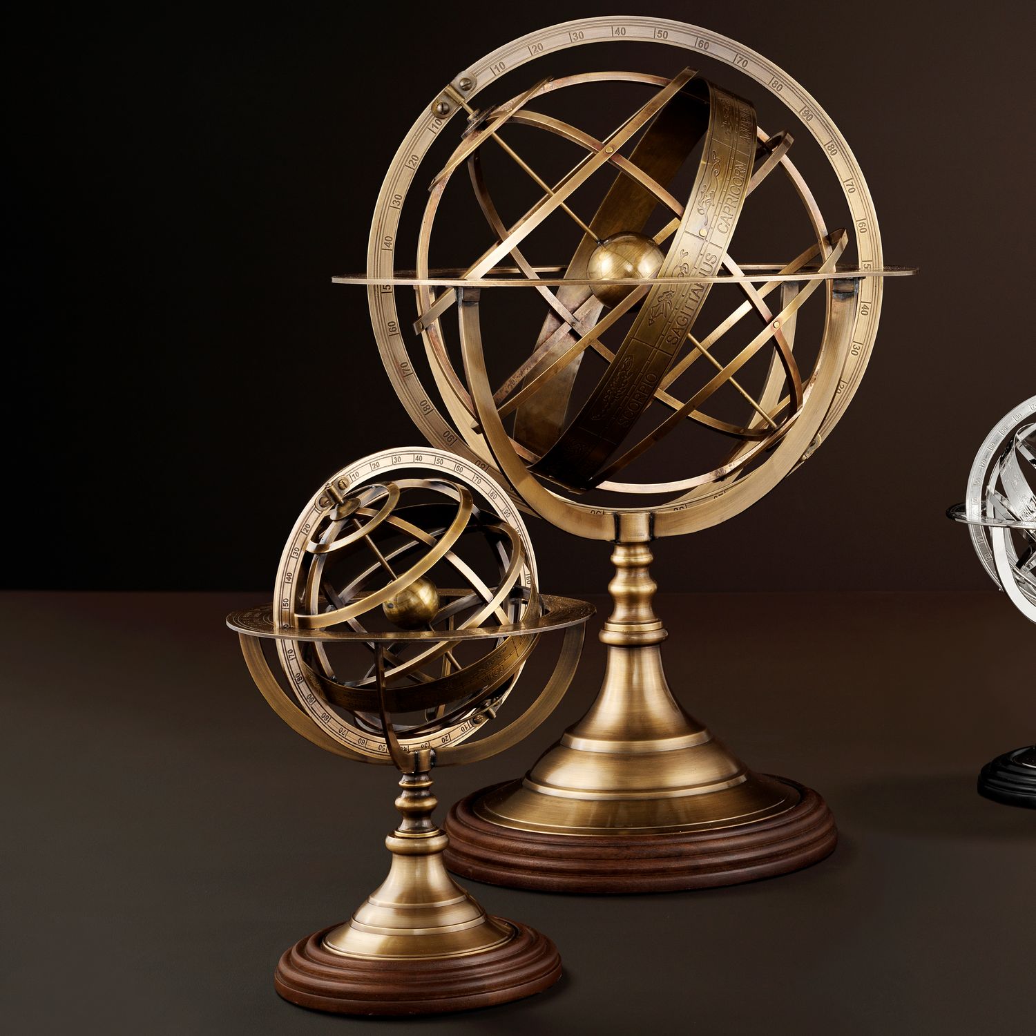 Globe S antique brass finish