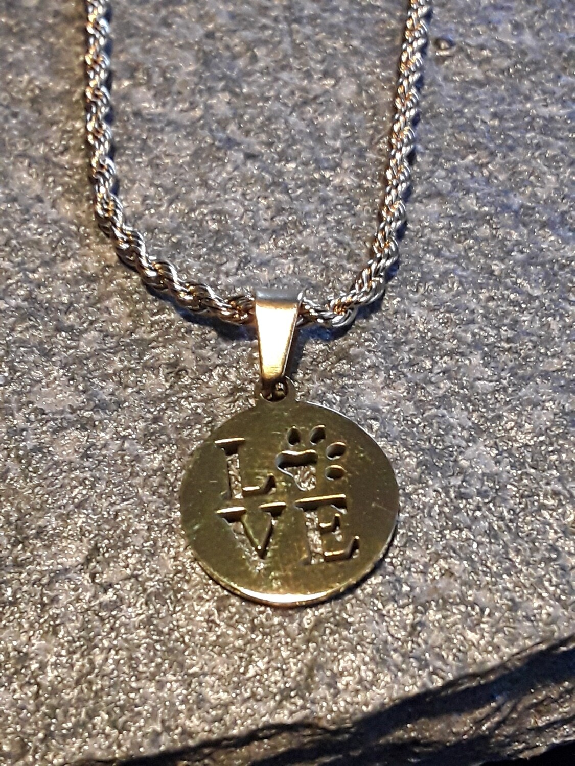 Halskette mit Anhänger &quot;Love + Pfote&quot;