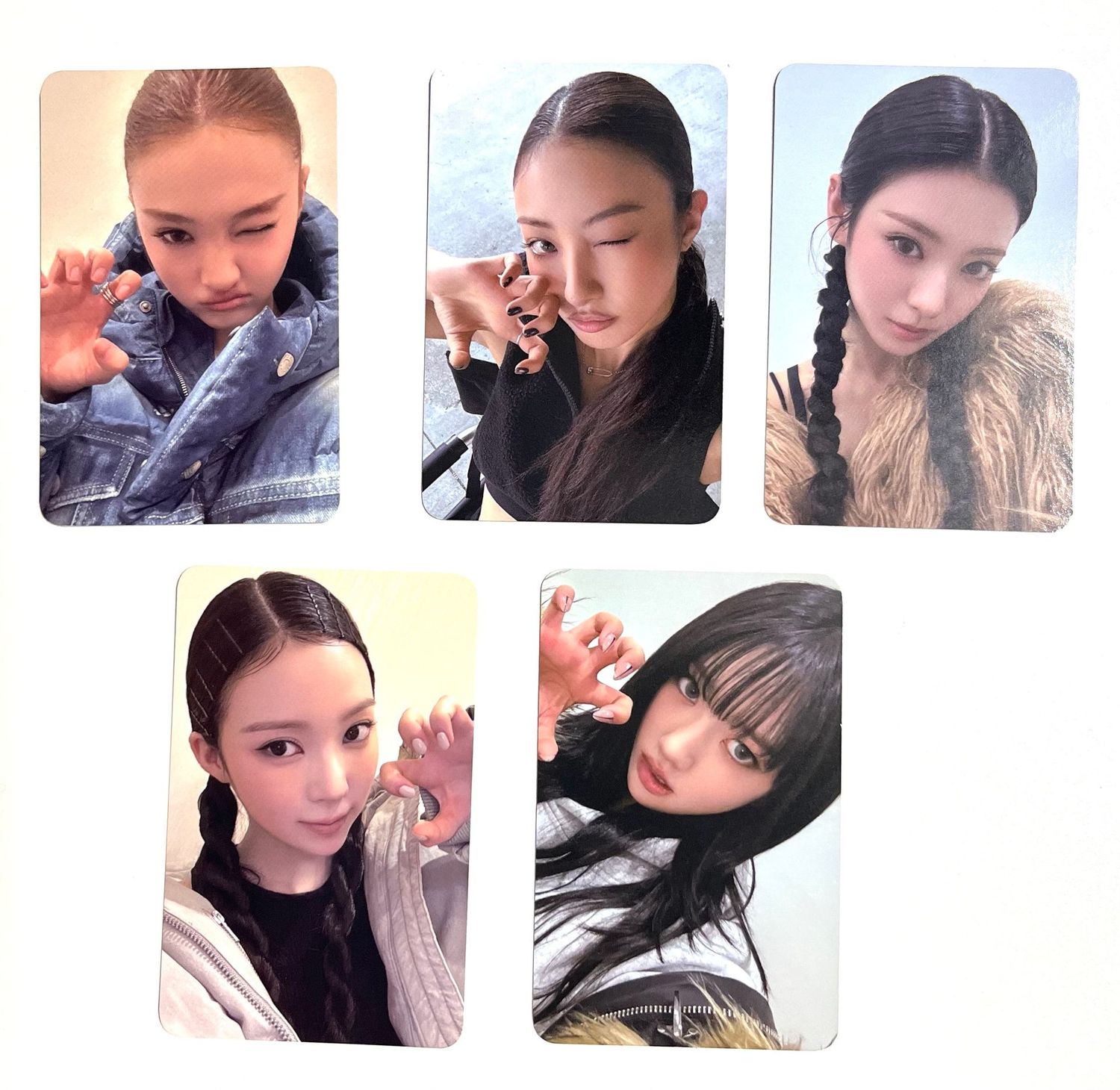 Meovv (Bite now- photobook) - Ktown4U POB Meovv (Bite now- photobook) - Ktown4U POB