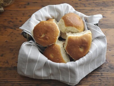 Soft Dinner Rolls (8 Pack)