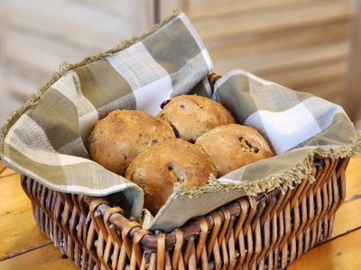 Cranberry Pecan Dinner Rolls (8 Pack)