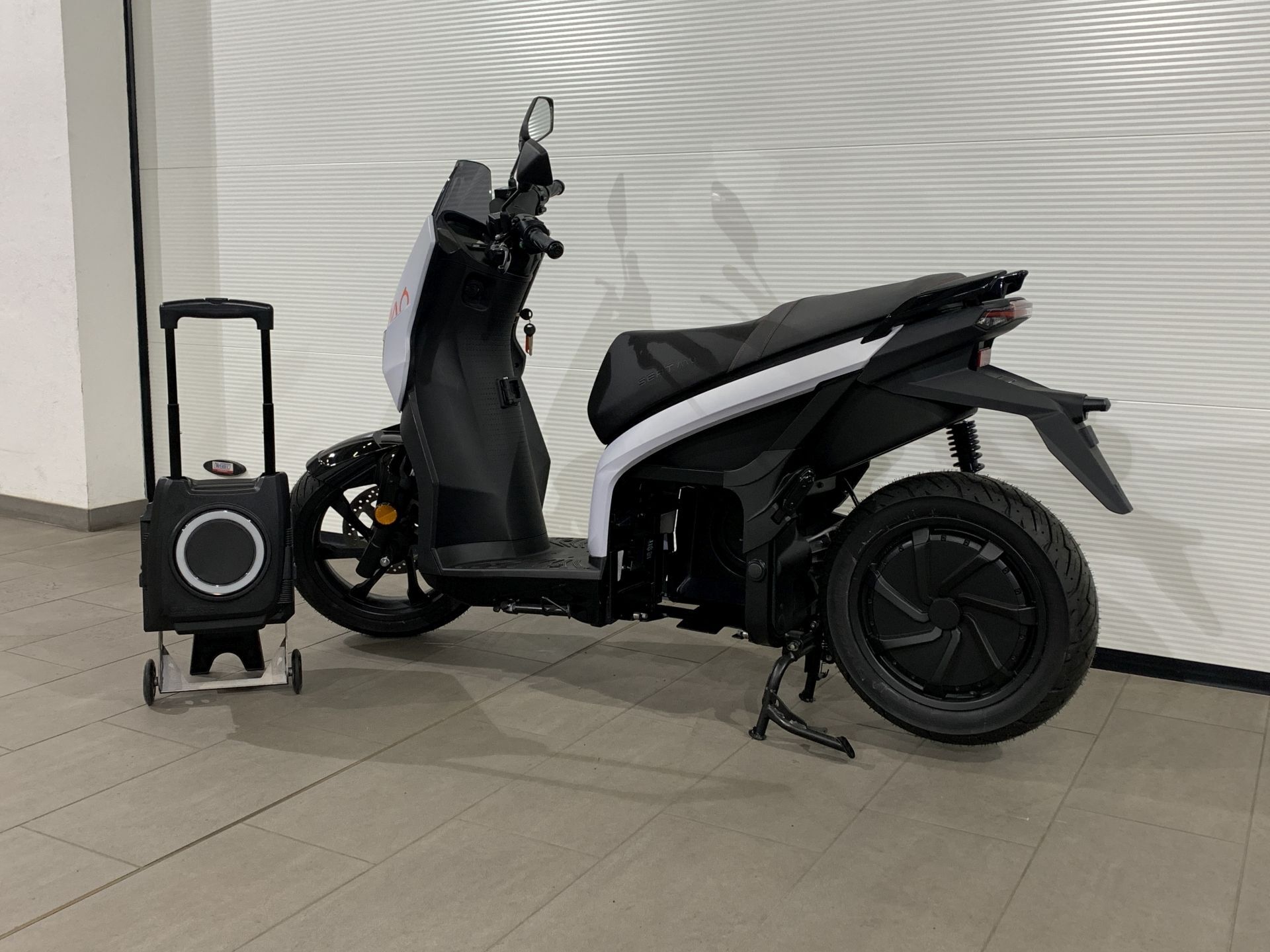 Elektro-Roller Seat Mo 95 km/h weiß