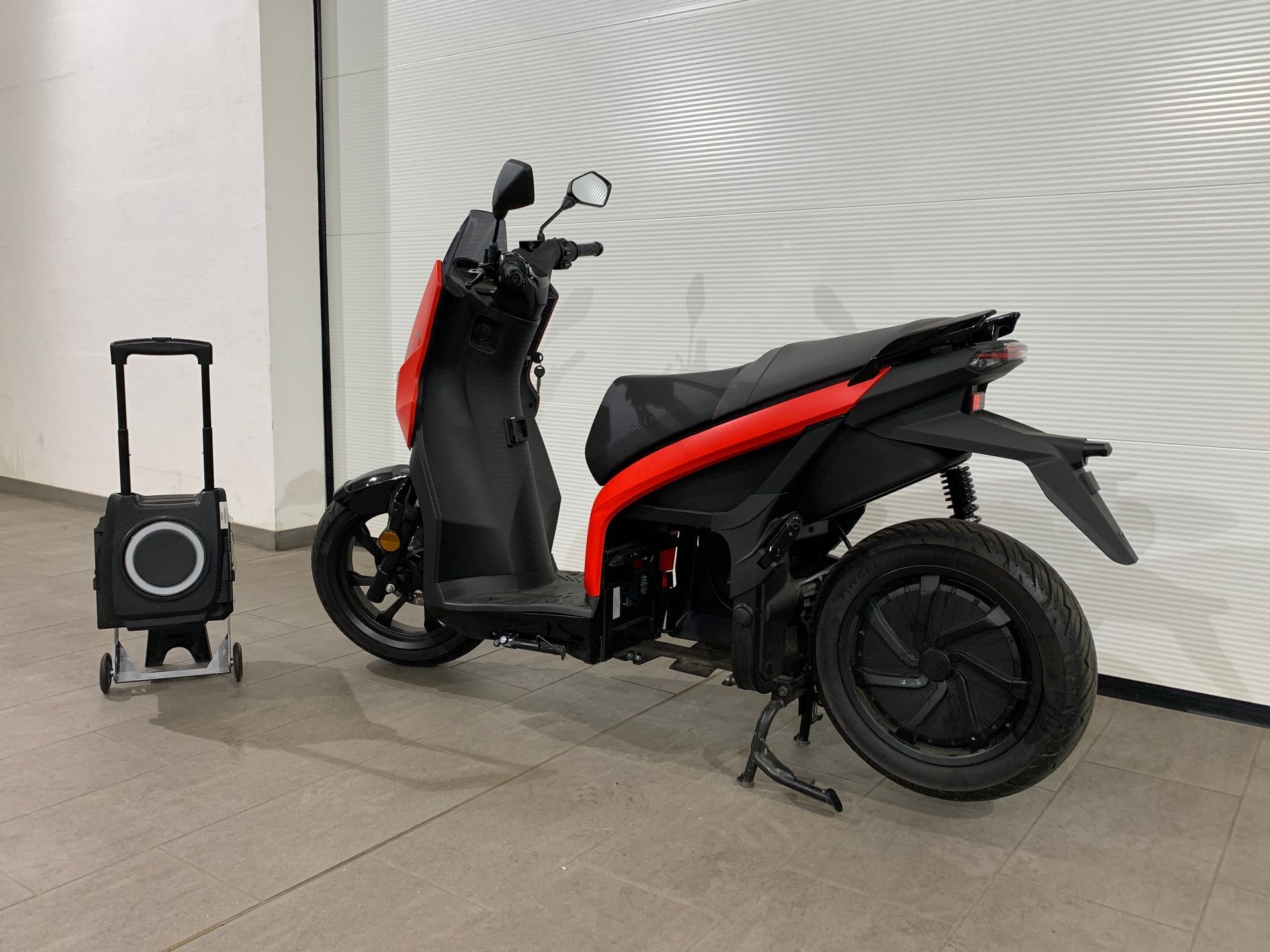 Elektro-Roller Seat Mo 95 km/h rot gebraucht
