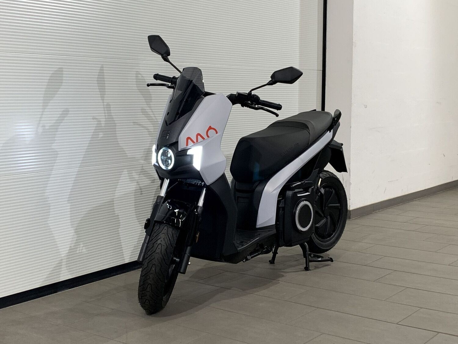 Elektro-Roller Seat Mo 95 km/h weiß