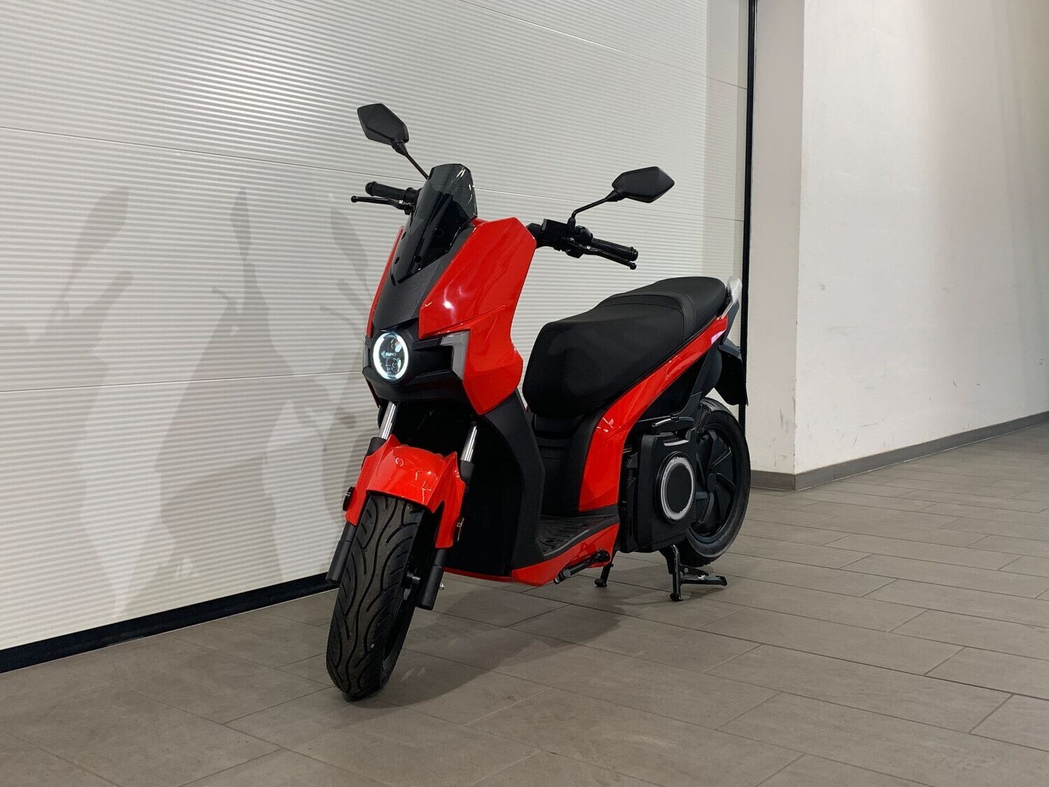 Elektro-Roller Silence S01 Connected L1e 45 km/h rot