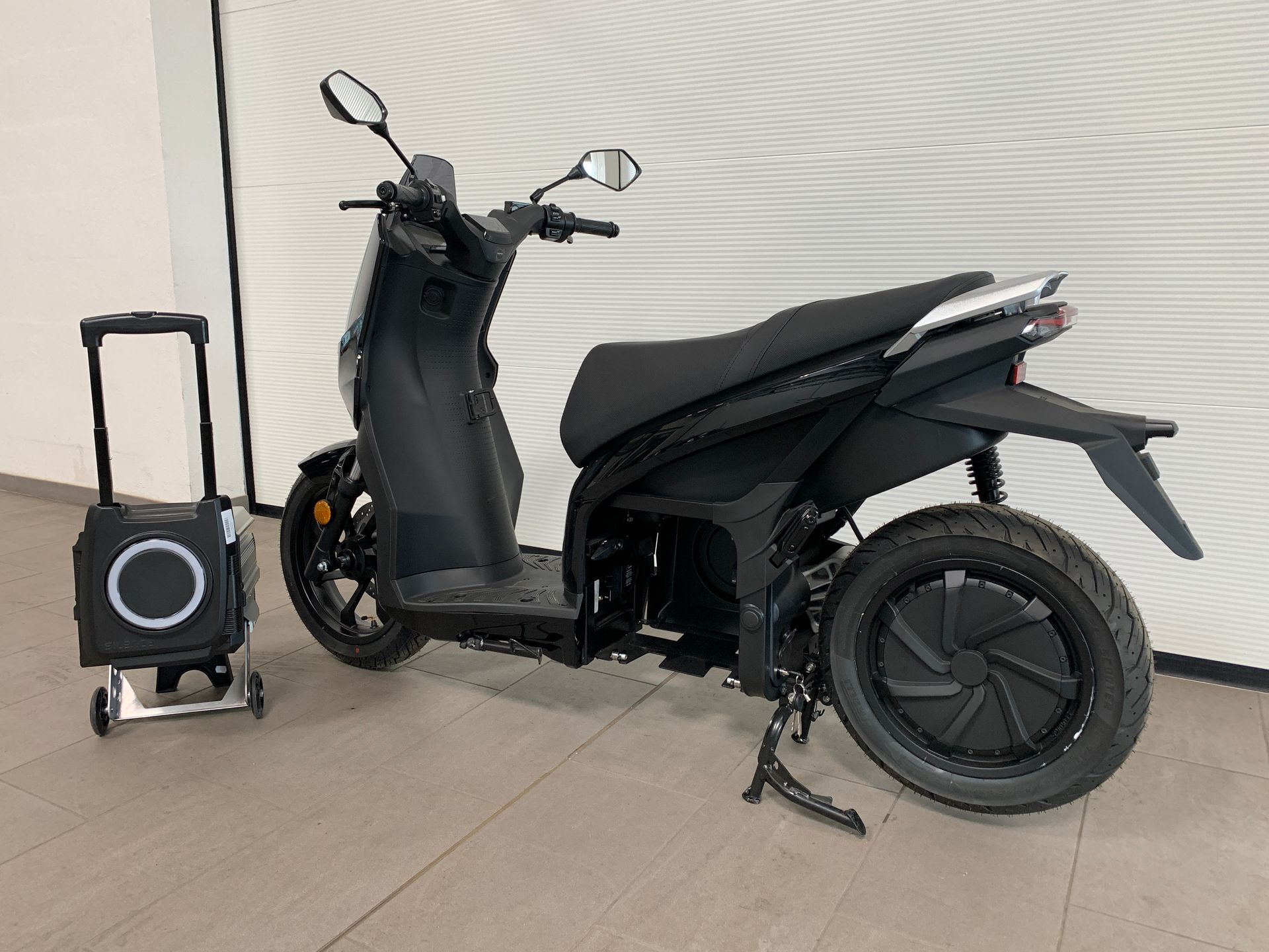 Elektro-Roller Silence S01 Connected L1e 45 km/h schwarz