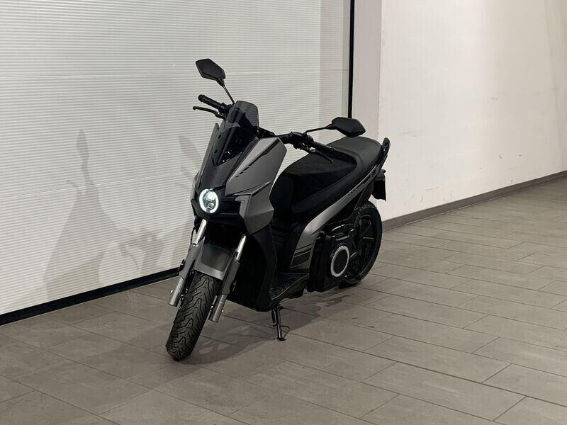 Elektro-Roller Silence S01+ L3e 100 km/h grau Vorführ-Roller