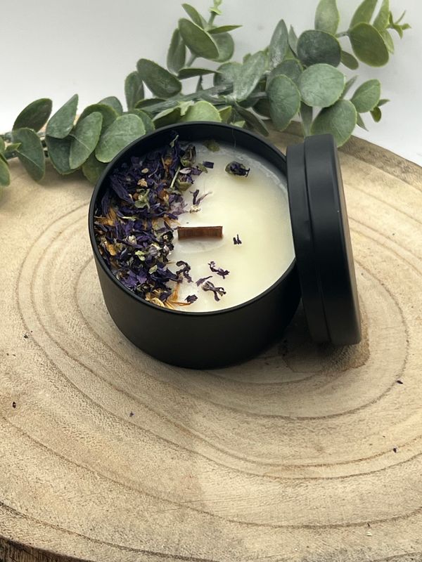 Honig Lavendel- Duftknisterkerze Black Beauty