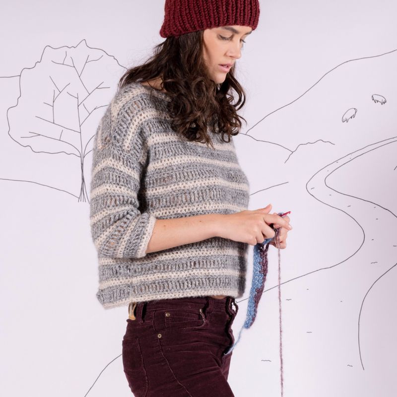 Crochet kit Cosy crochet striped sweater