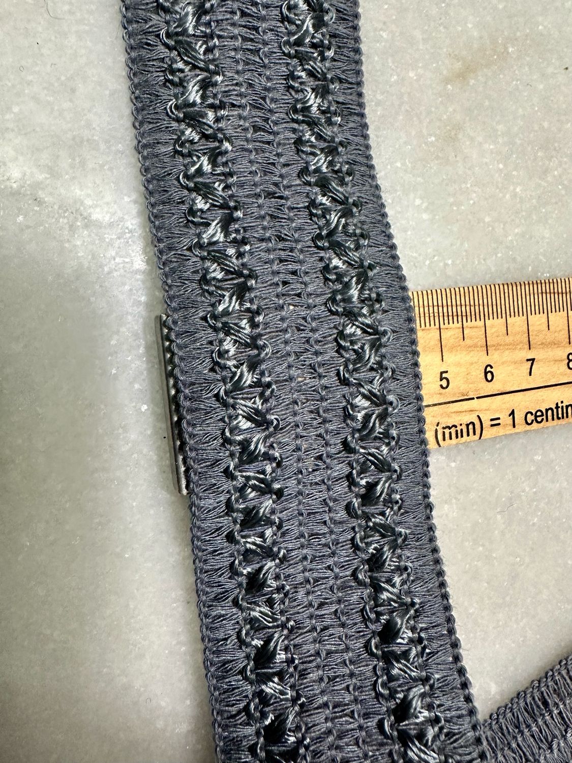 Galon gris-vert. Prix au mètre