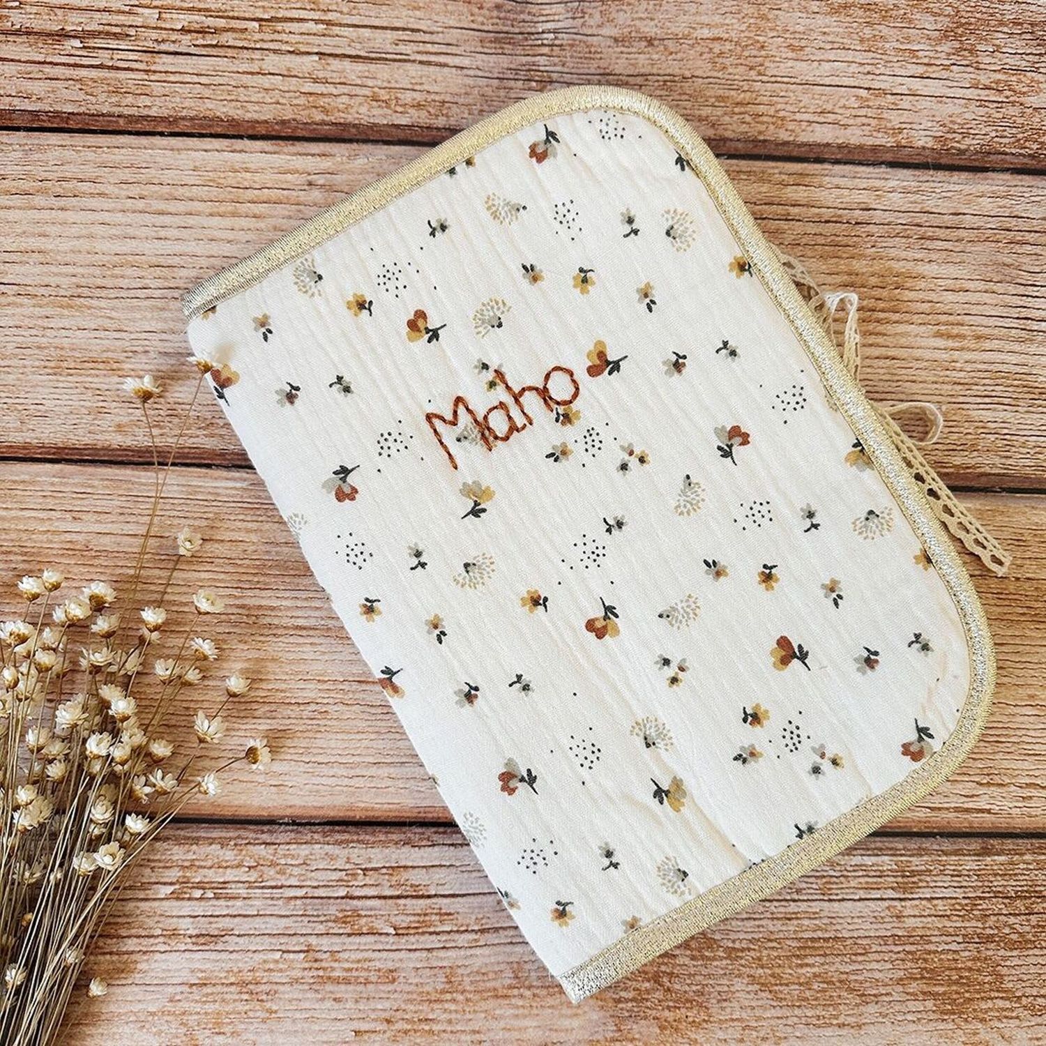 Protège Carnet de Santé Motif Fleurs d'Automne