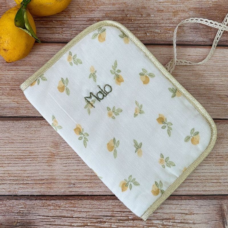 Protège Carnet de Santé Motif Citrons