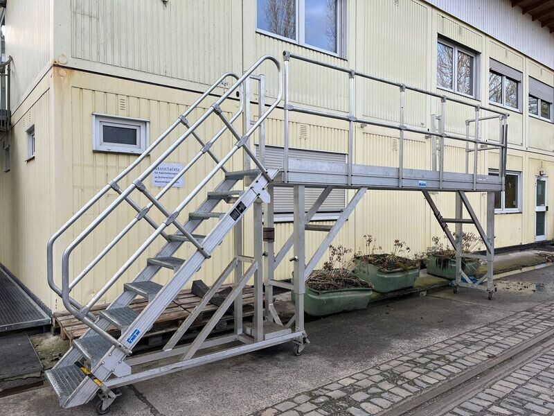 fahrbare Podestleiter 9-stufig, Fabrikat KRAUSE