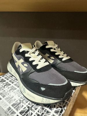 Sneaker Premiata Lauryn 7479 in mesh e pelle nera