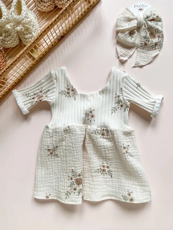Mousseline jurk. Vintage bloemen - crème. 12-24m
