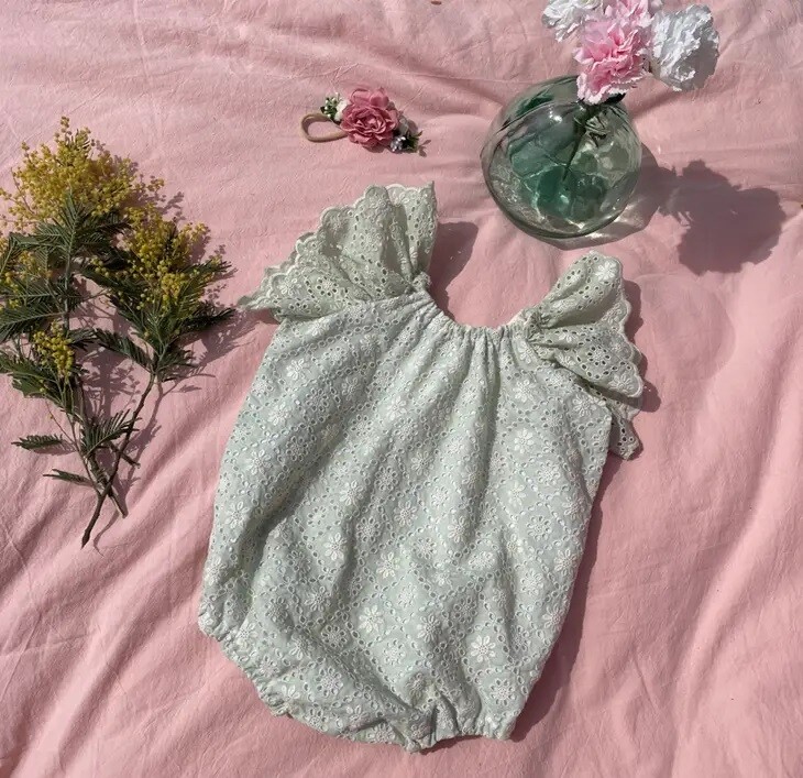 Onesie/romper Mint. 12maanden