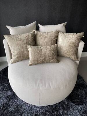 MAKU.Pillow by Eric Kuster Boucle Taupe