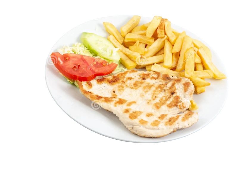 Plato 2: Filete de pollo, papas y ensalada