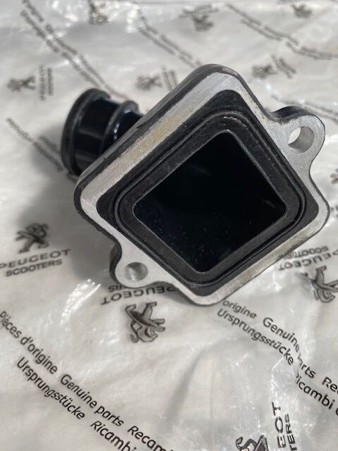 Raccord carburateur Peugeot