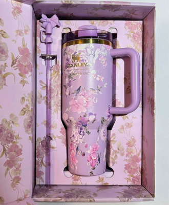 Stanley Tumbler Arrangement