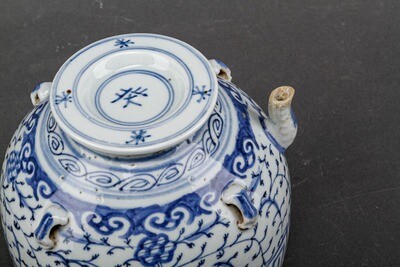 Chinesische Teekanne mit rotem Lacksiegel um 1800