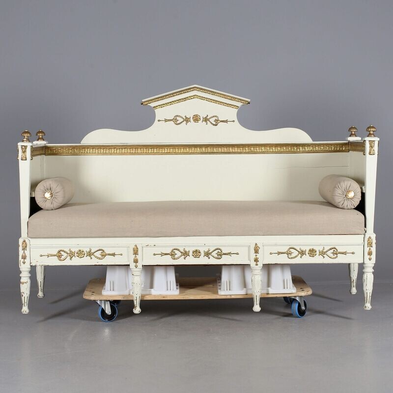 Schwedenbank in creme mit Vergoldungen