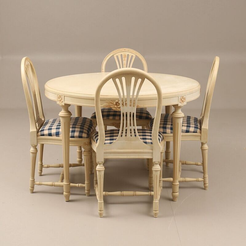 Set consisting of a table and four chairs