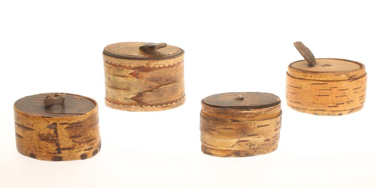 Kleine Holzschachteln aus prominenter Sammlung