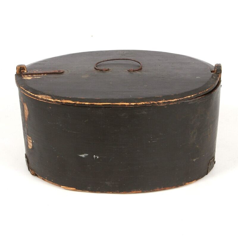 Pechschwarzer Schwedenkasten um 1850