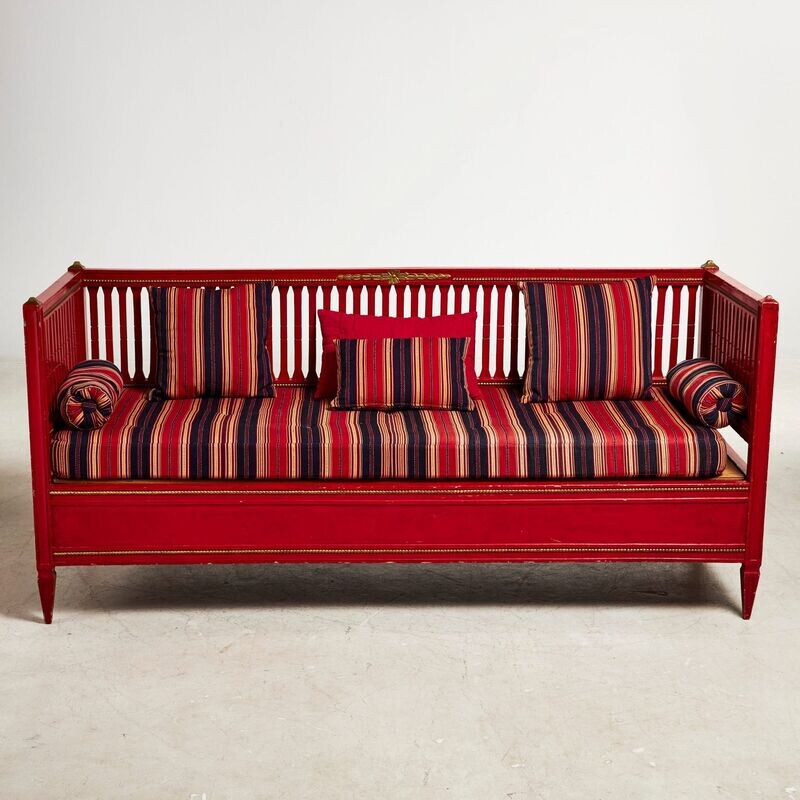 Swedish bench in Swedish red