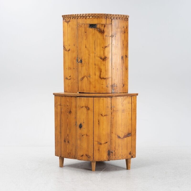 Eckschrank in tollem Zustand von 1800