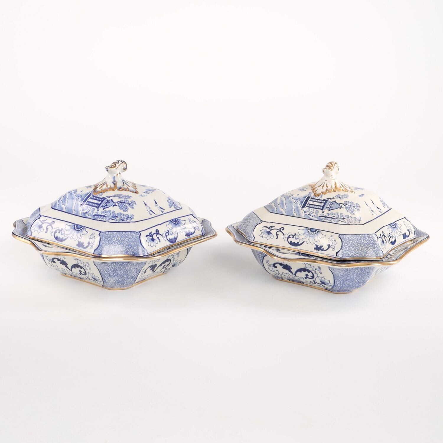 Deckelschalen mit blau/weiß Dekor um 1900