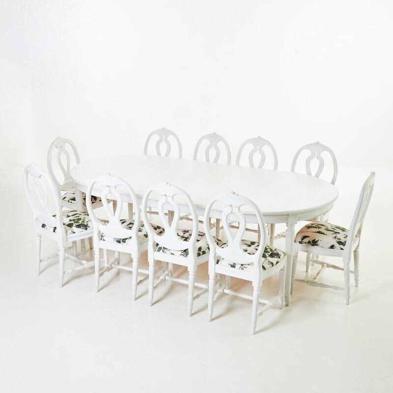 Dining room table with yard measure up to 285 cm