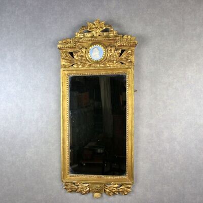 Gustavianischer Spiegel mit Gemme