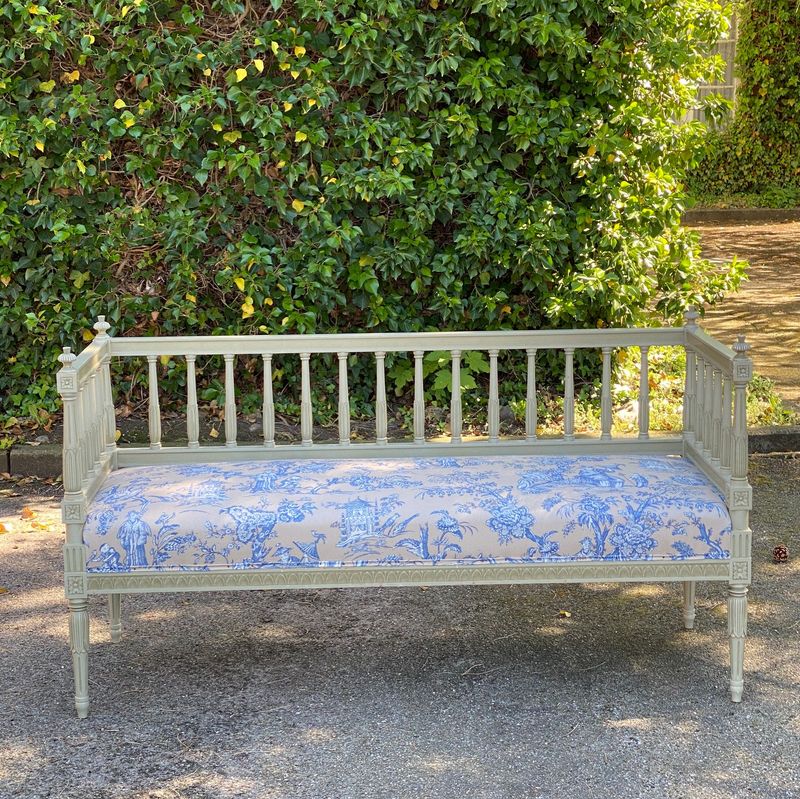 Schwedensofa mit neuem Bezug