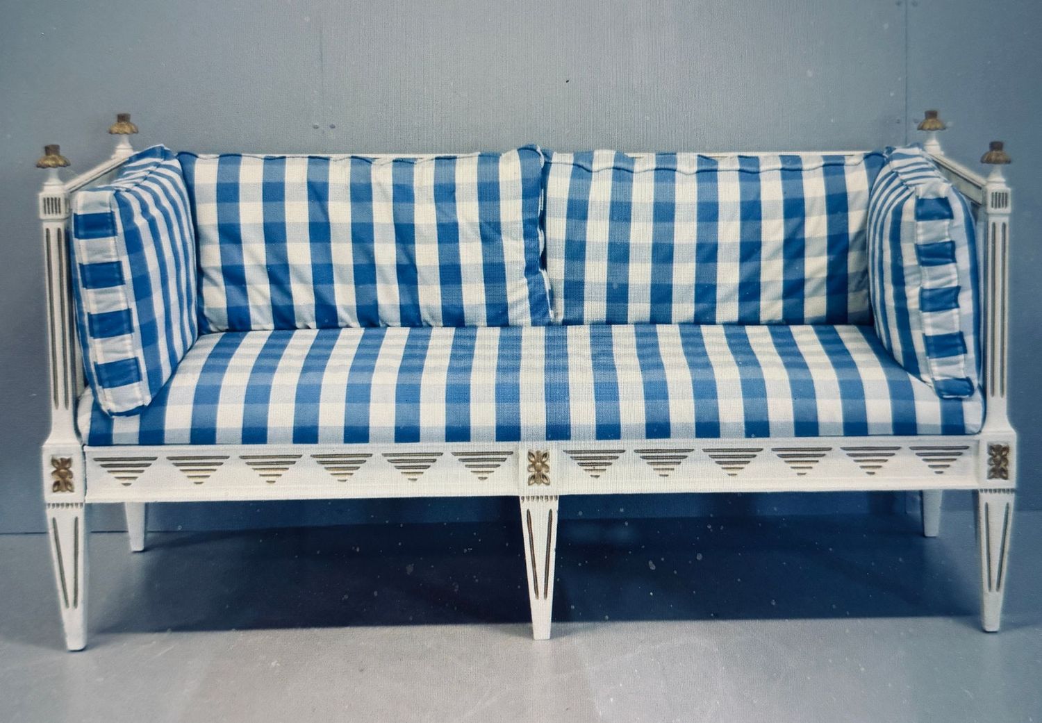 Klassisches Schwedensofa
