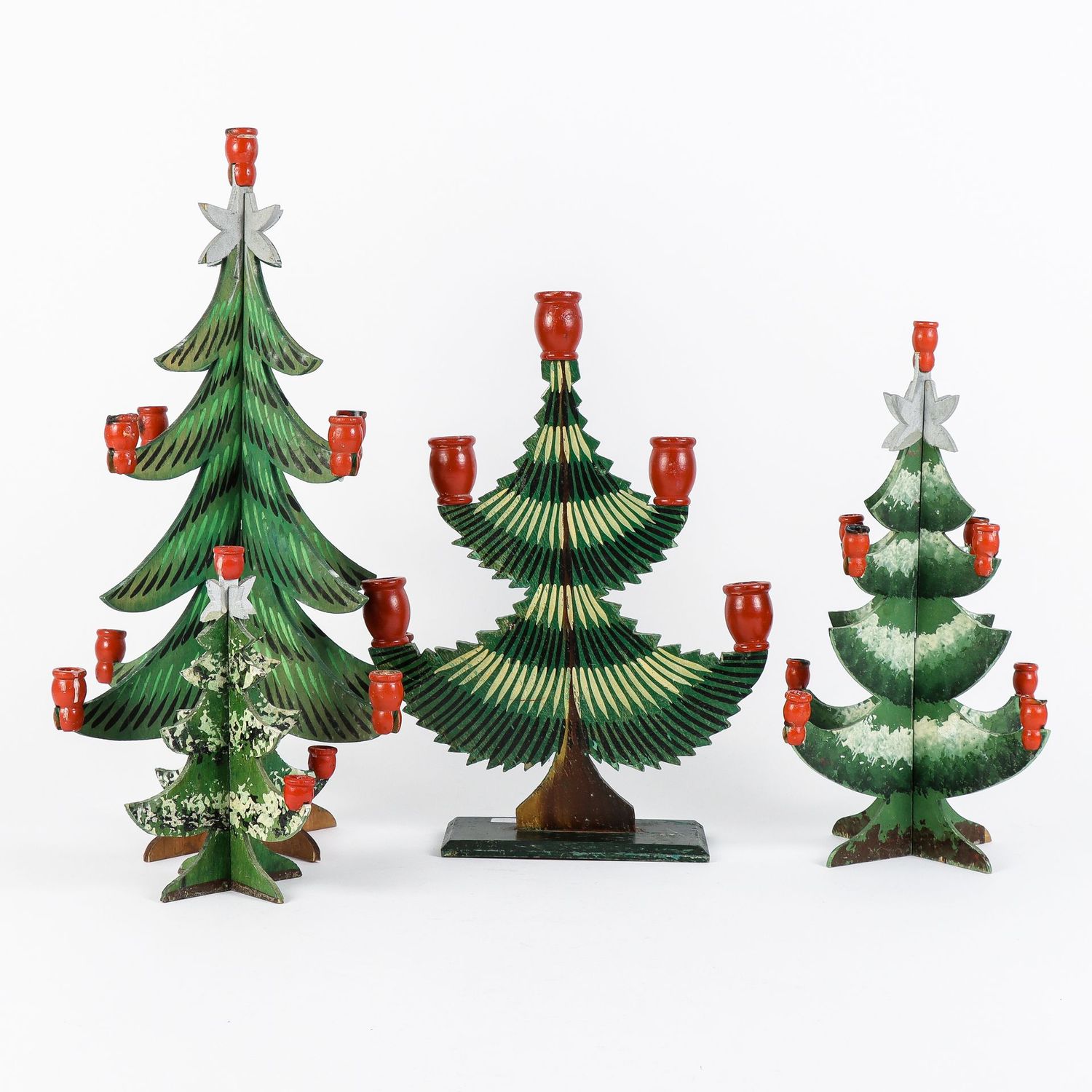 Weihnachtsbäume aus Holz in Form von Kerzenhaltern