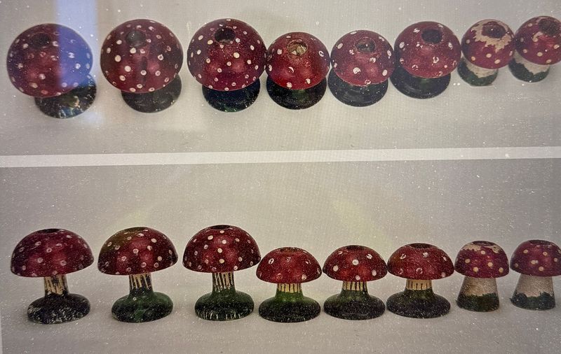 Weihnachts-Fliegenpilze als Kerzenhalter