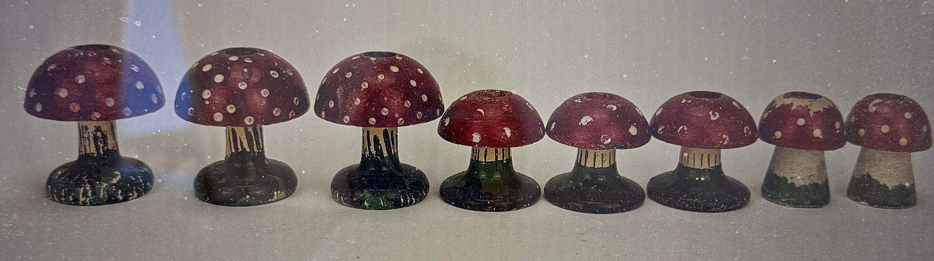 Weihnachts-Fliegenpilze als Kerzenhalter