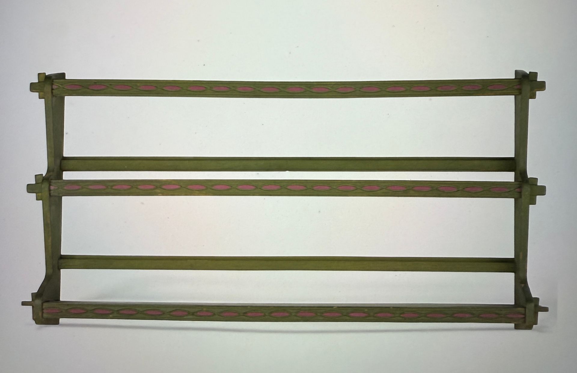 Antikes Schwedisches Tellerregal