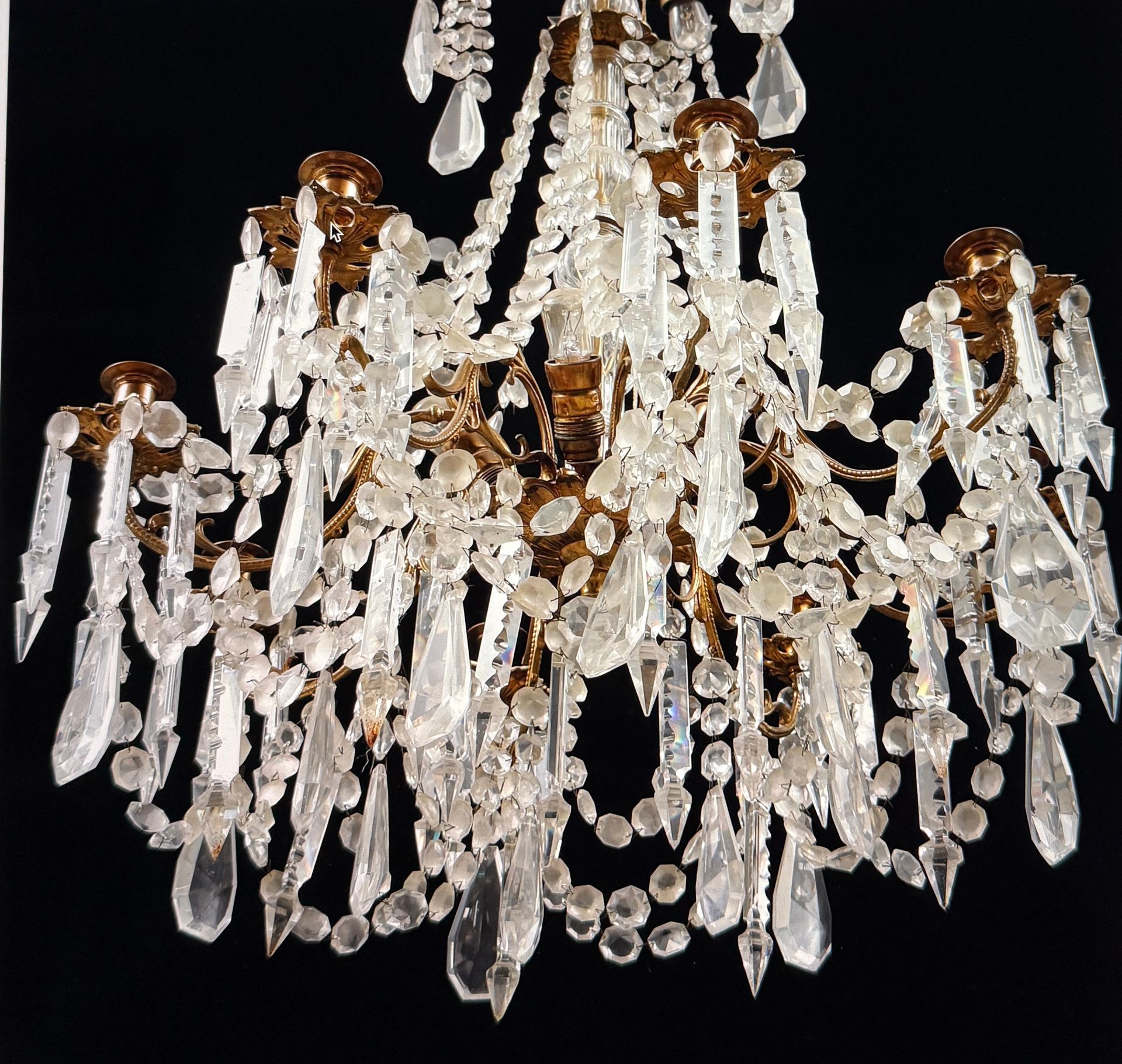 Prachtstück - gustavianischer Kronleuchter aus dem 19. Jahrhundert